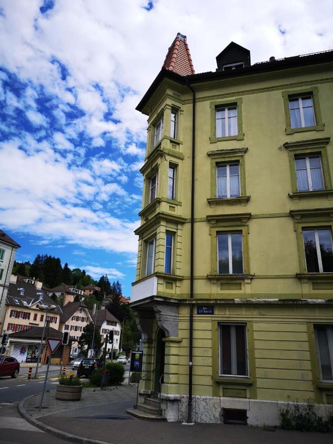 Le Locle : Bel Appartement Chaleureux Экстерьер фото