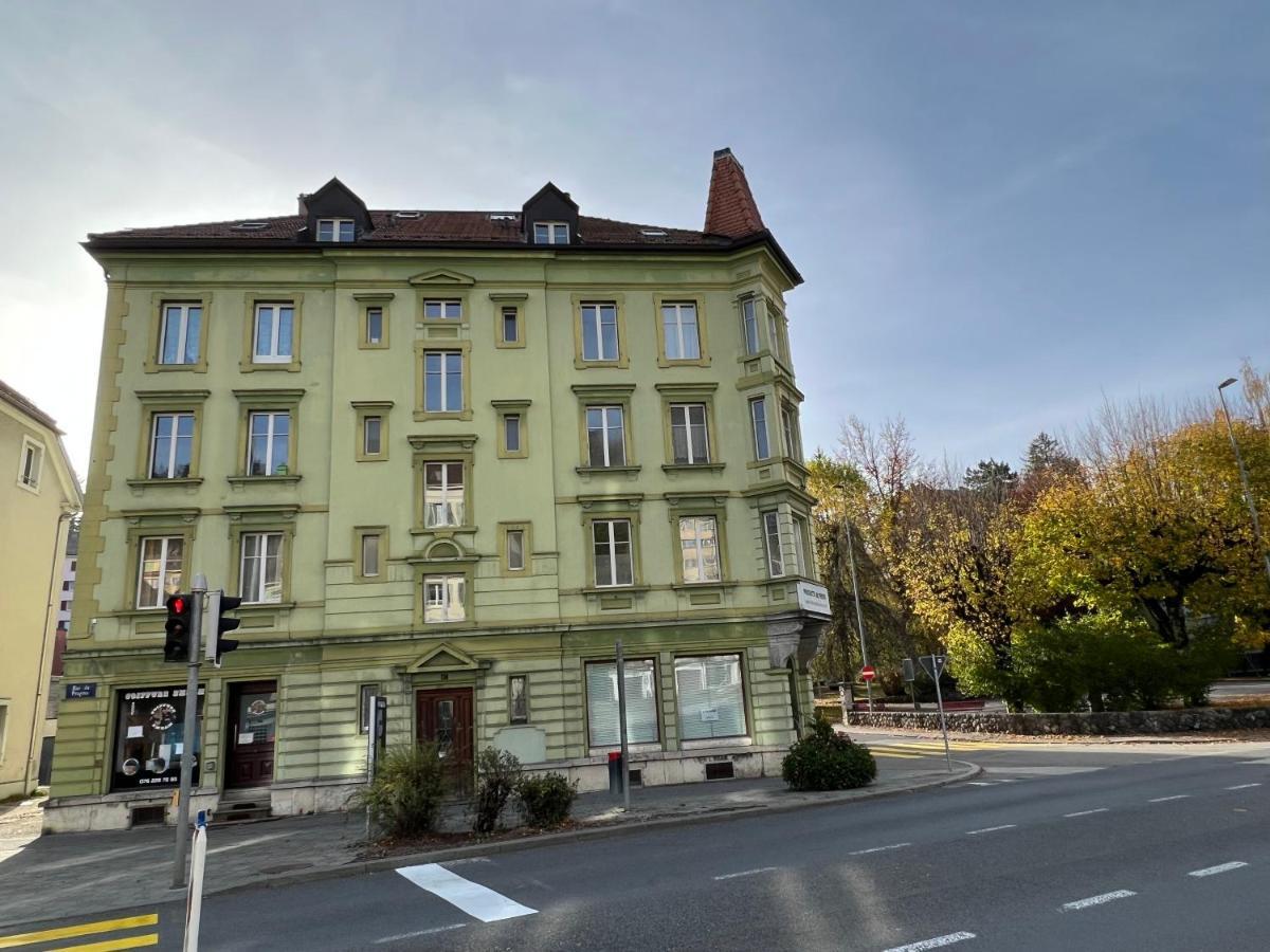 Le Locle : Bel Appartement Chaleureux Экстерьер фото